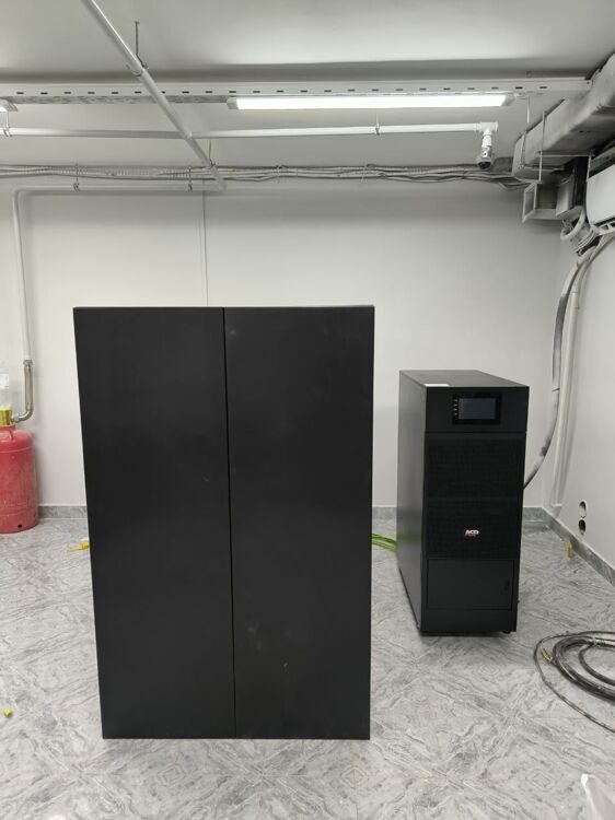 Источники бесперебойного питания UPS TRINITY-200KVA 4xA20 (80x75AH HRL12-350W)