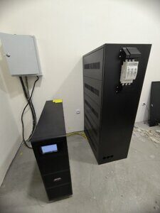 источник бесперебойного питания ИБП 40kVA с АКБ 40*26Ah